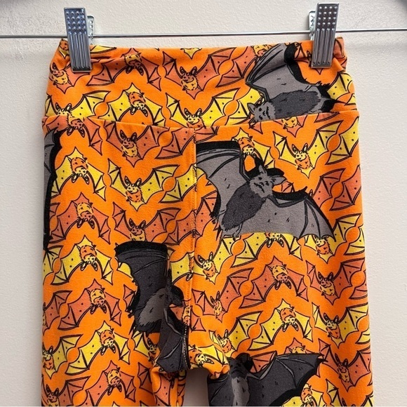 Lularoe Tween Orange Halloween Bat Leggings - Picture 7 of 9